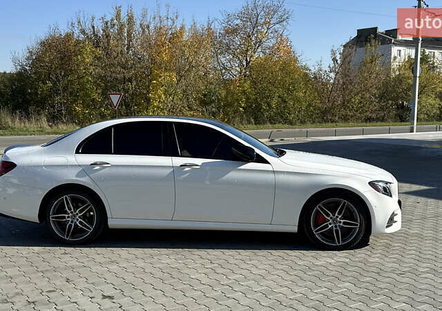 Белый Мерседес Е-Класс, объемом двигателя 2 л и пробегом 32 тыс. км за 36999 $, фото 69 на Automoto.ua