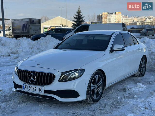 Белый Мерседес Е-Класс, объемом двигателя 1.95 л и пробегом 70 тыс. км за 31999 $, фото 10 на Automoto.ua