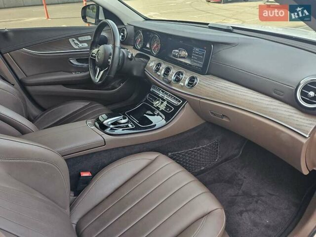 Білий Мерседес Е-Клас, об'ємом двигуна 1.95 л та пробігом 105 тис. км за 31400 $, фото 1 на Automoto.ua