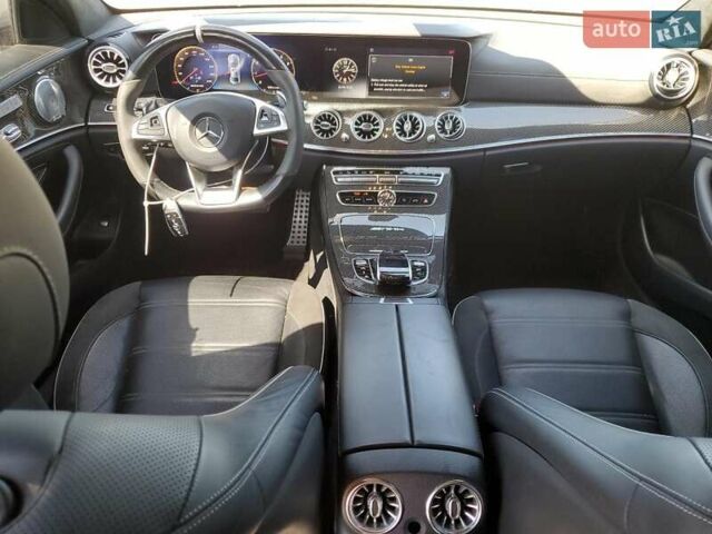 Белый Мерседес Е-Класс, объемом двигателя 3.98 л и пробегом 84 тыс. км за 30000 $, фото 7 на Automoto.ua