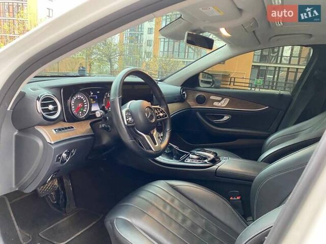 Белый Мерседес Е-Класс, объемом двигателя 2 л и пробегом 213 тыс. км за 29900 $, фото 43 на Automoto.ua