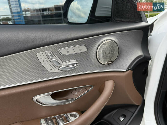 Белый Мерседес Е-Класс, объемом двигателя 1.6 л и пробегом 43 тыс. км за 35900 $, фото 24 на Automoto.ua