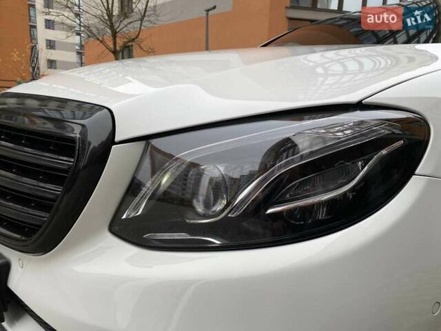 Белый Мерседес Е-Класс, объемом двигателя 2 л и пробегом 213 тыс. км за 29900 $, фото 33 на Automoto.ua