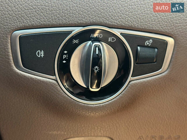 Белый Мерседес Е-Класс, объемом двигателя 1.6 л и пробегом 58 тыс. км за 38500 $, фото 10 на Automoto.ua