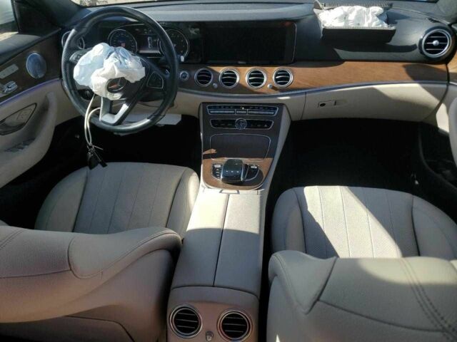 Белый Мерседес Е-Класс, объемом двигателя 2 л и пробегом 18 тыс. км за 9400 $, фото 7 на Automoto.ua