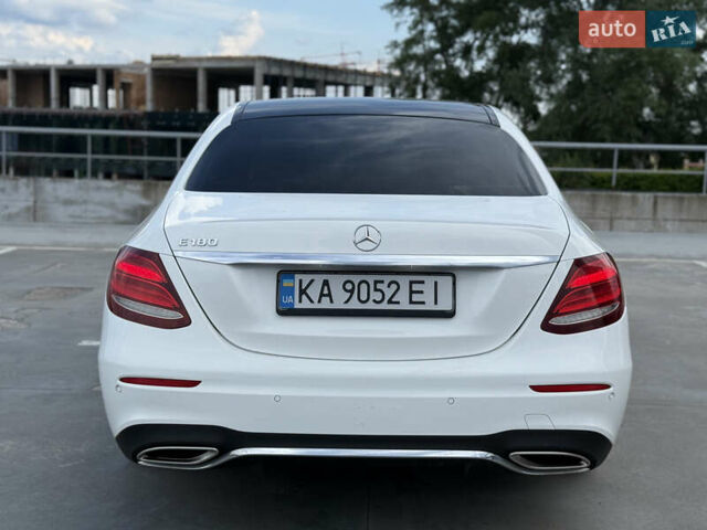 Белый Мерседес Е-Класс, объемом двигателя 1.6 л и пробегом 43 тыс. км за 35900 $, фото 6 на Automoto.ua