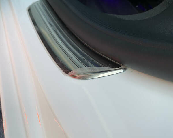 Белый Мерседес Е-Класс, объемом двигателя 2 л и пробегом 109 тыс. км за 33000 $, фото 83 на Automoto.ua