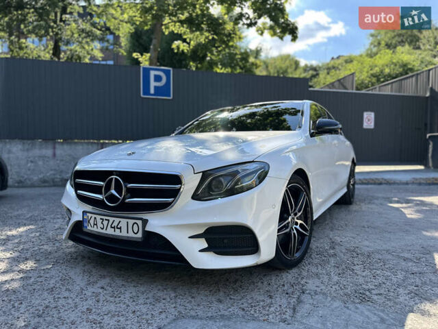 Белый Мерседес Е-Класс, объемом двигателя 1.95 л и пробегом 121 тыс. км за 43500 $, фото 11 на Automoto.ua