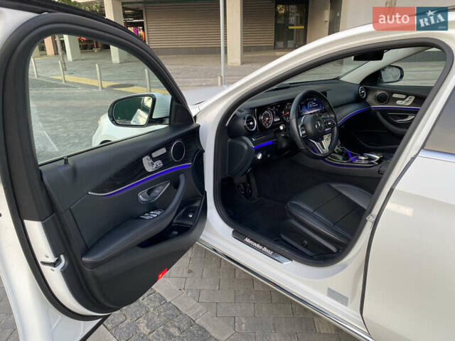 Белый Мерседес Е-Класс, объемом двигателя 2 л и пробегом 109 тыс. км за 33000 $, фото 37 на Automoto.ua