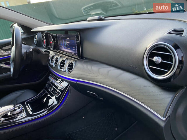 Белый Мерседес Е-Класс, объемом двигателя 2 л и пробегом 109 тыс. км за 33200 $, фото 53 на Automoto.ua