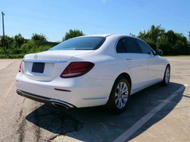 Мерседес Е-Клас 2019 у Кривому Розі на Automoto.ua Білий Мерседес Е-Клас, об'ємом двигуна 2 л та пробігом 31 тис. км за 16900 $, фото 4 на Automoto.ua