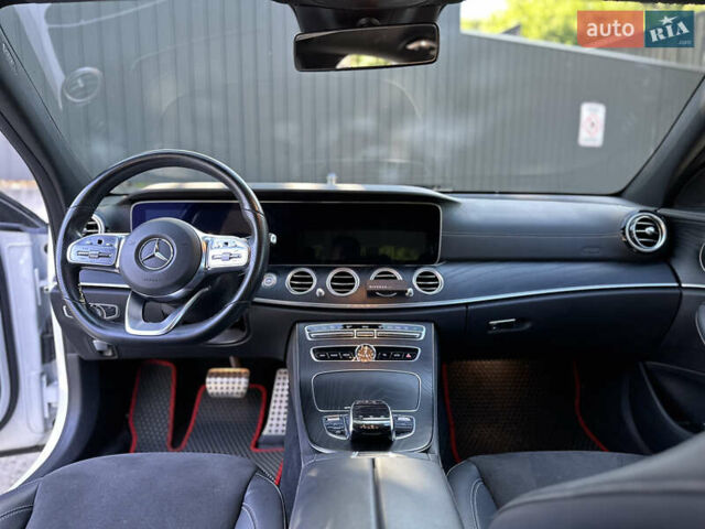 Белый Мерседес Е-Класс, объемом двигателя 1.95 л и пробегом 121 тыс. км за 43500 $, фото 58 на Automoto.ua