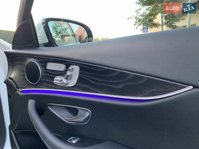 Белый Мерседес Е-Класс, объемом двигателя 2 л и пробегом 109 тыс. км за 33000 $, фото 60 на Automoto.ua