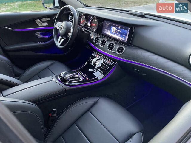 Белый Мерседес Е-Класс, объемом двигателя 2 л и пробегом 109 тыс. км за 33000 $, фото 88 на Automoto.ua