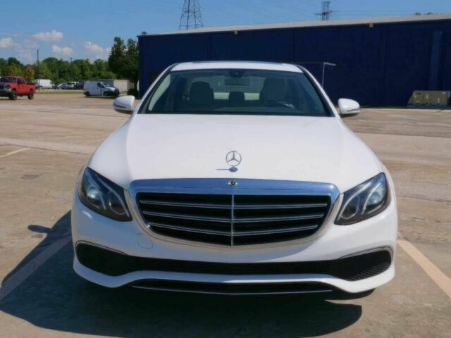 Мерседес Е-Клас 2019 у Кривому Розі на Automoto.ua Білий Мерседес Е-Клас, об'ємом двигуна 2 л та пробігом 31 тис. км за 16900 $, фото 1 на Automoto.ua