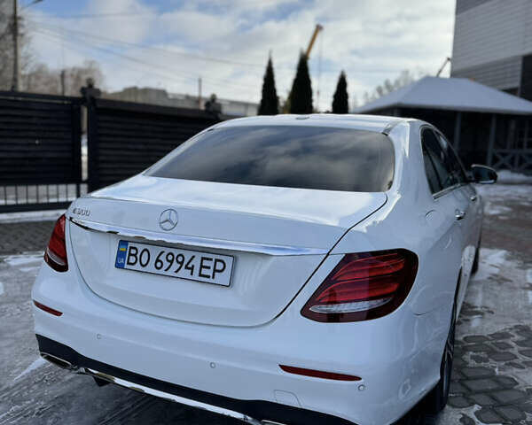 Белый Мерседес Е-Класс, объемом двигателя 1.99 л и пробегом 76 тыс. км за 31500 $, фото 12 на Automoto.ua