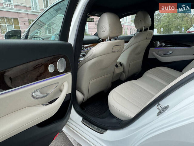 Мерседес Е-Клас 2019 у Одесі на Automoto.ua Білий Мерседес Е-Клас, об'ємом двигуна 1.99 л та пробігом 83 тис. км за 37900 $, фото 21 на Automoto.ua