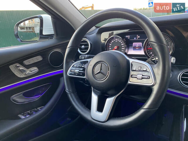 Белый Мерседес Е-Класс, объемом двигателя 2 л и пробегом 109 тыс. км за 33200 $, фото 64 на Automoto.ua