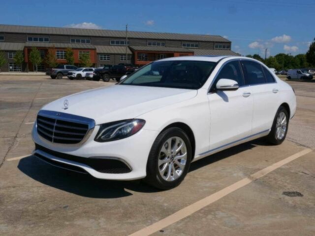 Мерседес Е-Клас 2019 у Кривому Розі на Automoto.ua Білий Мерседес Е-Клас, об'ємом двигуна 2 л та пробігом 31 тис. км за 16900 $, фото 2 на Automoto.ua