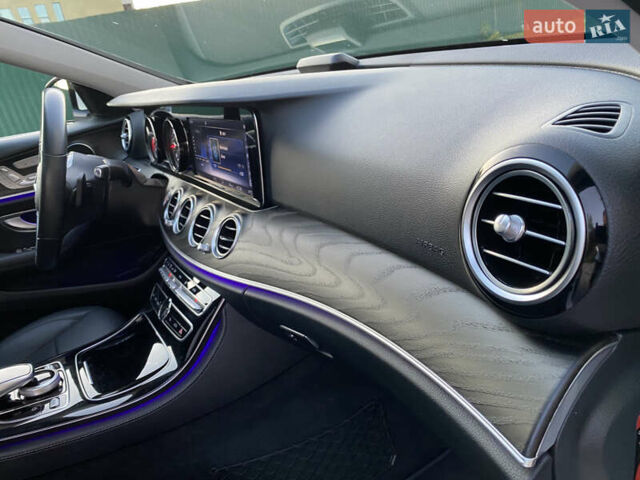 Белый Мерседес Е-Класс, объемом двигателя 2 л и пробегом 109 тыс. км за 33200 $, фото 58 на Automoto.ua