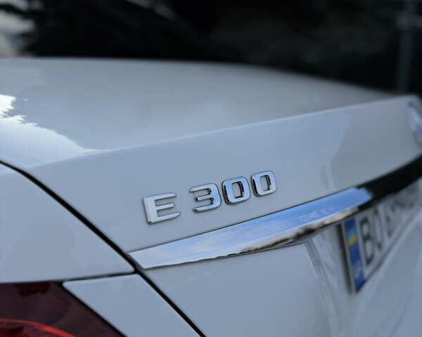 Белый Мерседес Е-Класс, объемом двигателя 1.99 л и пробегом 76 тыс. км за 31500 $, фото 14 на Automoto.ua