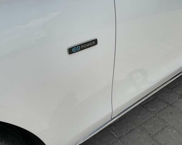 Белый Мерседес Е-Класс, объемом двигателя 1.99 л и пробегом 74 тыс. км за 39900 $, фото 3 на Automoto.ua