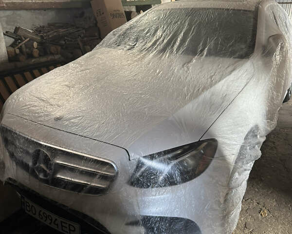 Белый Мерседес Е-Класс, объемом двигателя 1.99 л и пробегом 76 тыс. км за 31500 $, фото 13 на Automoto.ua