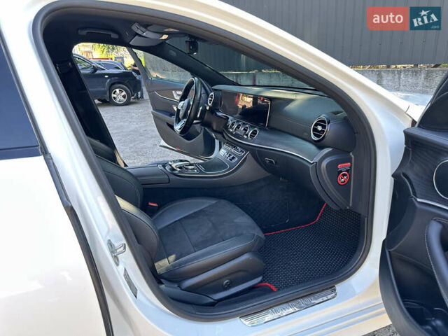 Белый Мерседес Е-Класс, объемом двигателя 1.95 л и пробегом 121 тыс. км за 43500 $, фото 56 на Automoto.ua