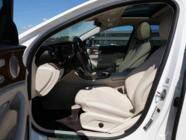 Мерседес Е-Клас 2019 у Кривому Розі на Automoto.ua Білий Мерседес Е-Клас, об'ємом двигуна 2 л та пробігом 31 тис. км за 16900 $, фото 7 на Automoto.ua