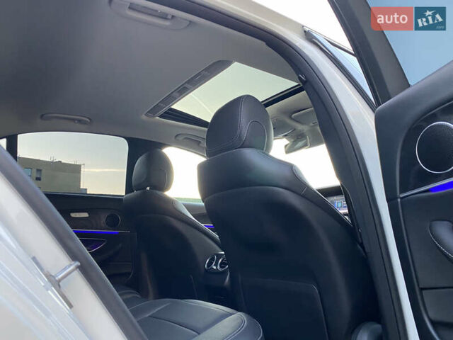 Белый Мерседес Е-Класс, объемом двигателя 2 л и пробегом 109 тыс. км за 33200 $, фото 61 на Automoto.ua