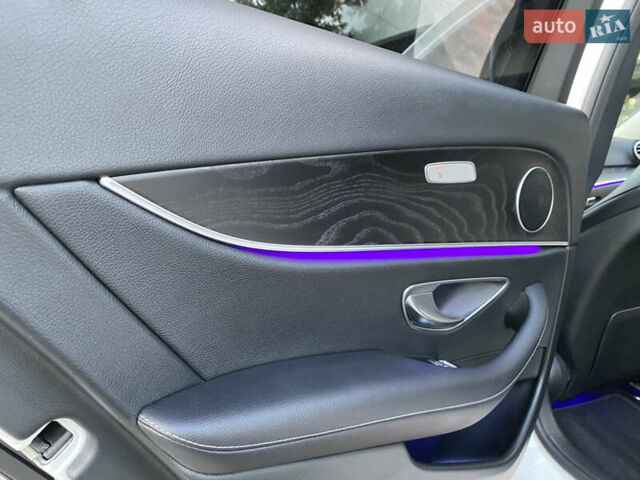 Белый Мерседес Е-Класс, объемом двигателя 2 л и пробегом 109 тыс. км за 33000 $, фото 45 на Automoto.ua