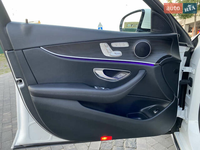 Белый Мерседес Е-Класс, объемом двигателя 2 л и пробегом 109 тыс. км за 33000 $, фото 50 на Automoto.ua