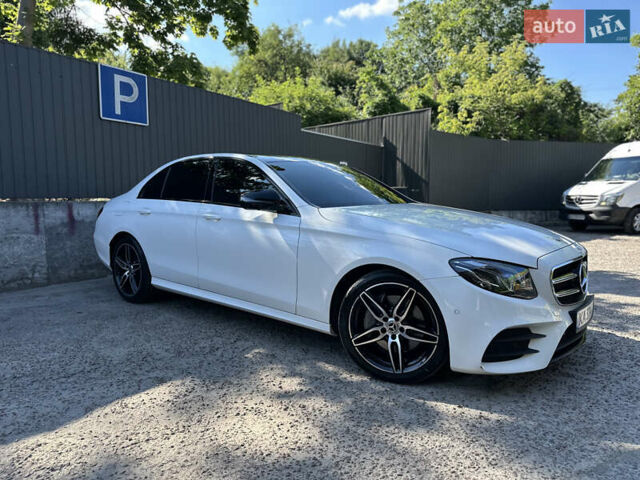 Белый Мерседес Е-Класс, объемом двигателя 1.95 л и пробегом 121 тыс. км за 43500 $, фото 5 на Automoto.ua