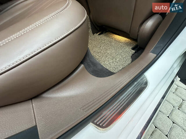 Белый Мерседес Е-Класс, объемом двигателя 1.9 л и пробегом 145 тыс. км за 32700 $, фото 15 на Automoto.ua