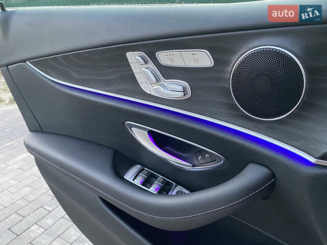 Белый Мерседес Е-Класс, объемом двигателя 2 л и пробегом 109 тыс. км за 33000 $, фото 85 на Automoto.ua