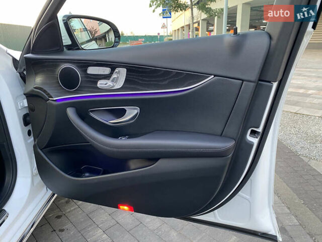 Белый Мерседес Е-Класс, объемом двигателя 2 л и пробегом 109 тыс. км за 33200 $, фото 39 на Automoto.ua