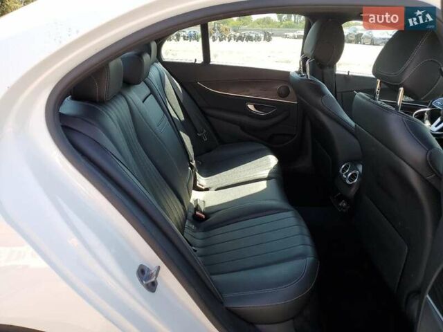 Мерседес Е-Класс 2019 в Львове на Automoto.ua Белый Мерседес Е-Класс, объемом двигателя 1.99 л и пробегом 85 тыс. км за 11000 $, фото 9 на Automoto.ua