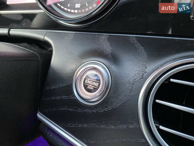 Белый Мерседес Е-Класс, объемом двигателя 2 л и пробегом 109 тыс. км за 33200 $, фото 68 на Automoto.ua