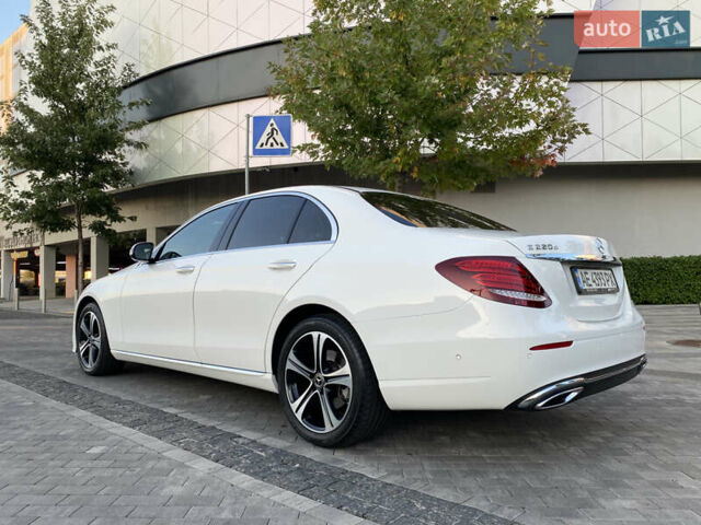 Белый Мерседес Е-Класс, объемом двигателя 2 л и пробегом 109 тыс. км за 33000 $, фото 15 на Automoto.ua
