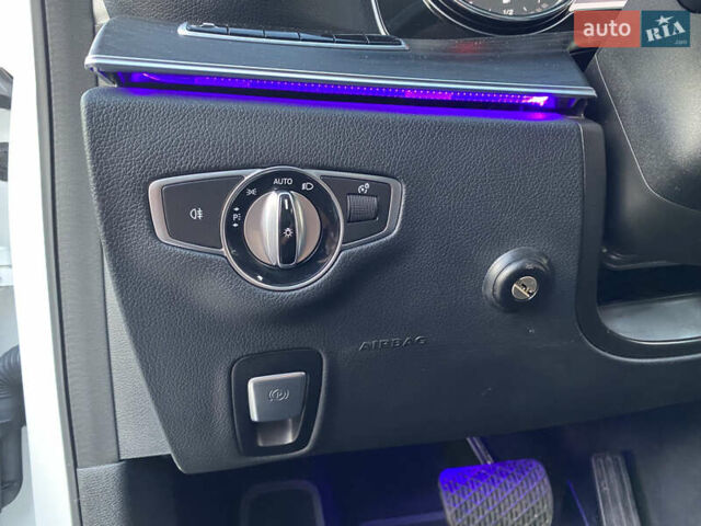 Белый Мерседес Е-Класс, объемом двигателя 2 л и пробегом 109 тыс. км за 33000 $, фото 53 на Automoto.ua