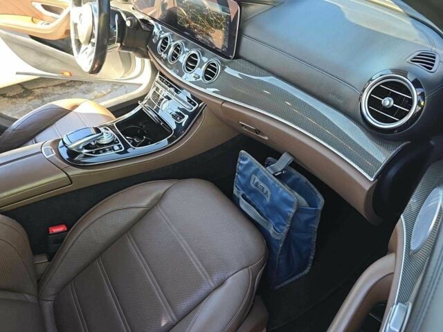 Білий Мерседес Е-Клас, об'ємом двигуна 0 л та пробігом 40 тис. км за 14000 $, фото 4 на Automoto.ua