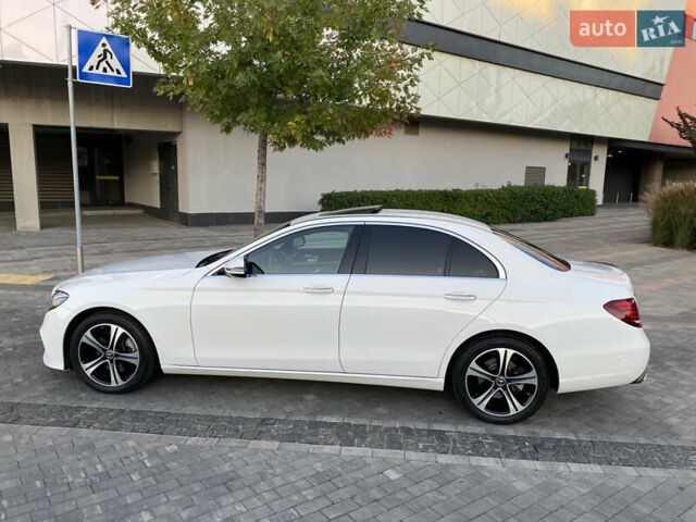 Белый Мерседес Е-Класс, объемом двигателя 2 л и пробегом 109 тыс. км за 33200 $, фото 9 на Automoto.ua