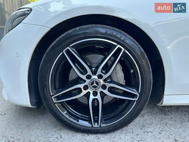 Белый Мерседес Е-Класс, объемом двигателя 1.95 л и пробегом 121 тыс. км за 43500 $, фото 35 на Automoto.ua