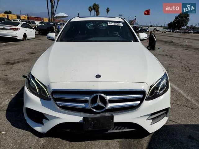 Мерседес Е-Класс 2019 в Львове на Automoto.ua Белый Мерседес Е-Класс, объемом двигателя 1.99 л и пробегом 85 тыс. км за 11000 $, фото 4 на Automoto.ua