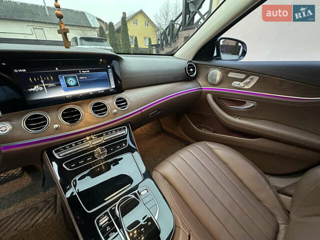 Белый Мерседес Е-Класс, объемом двигателя 1.9 л и пробегом 145 тыс. км за 32700 $, фото 19 на Automoto.ua