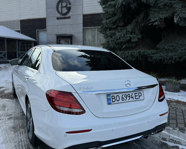 Белый Мерседес Е-Класс, объемом двигателя 1.99 л и пробегом 76 тыс. км за 31500 $, фото 11 на Automoto.ua