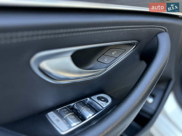 Белый Мерседес Е-Класс, объемом двигателя 1.95 л и пробегом 121 тыс. км за 43500 $, фото 41 на Automoto.ua