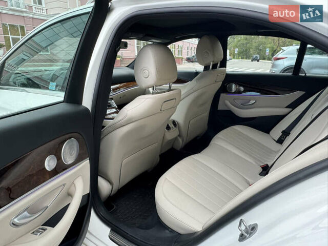 Мерседес Е-Клас 2019 у Одесі на Automoto.ua Білий Мерседес Е-Клас, об'ємом двигуна 1.99 л та пробігом 83 тис. км за 37900 $, фото 22 на Automoto.ua