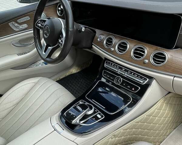 Белый Мерседес Е-Класс, объемом двигателя 1.99 л и пробегом 74 тыс. км за 39900 $, фото 9 на Automoto.ua