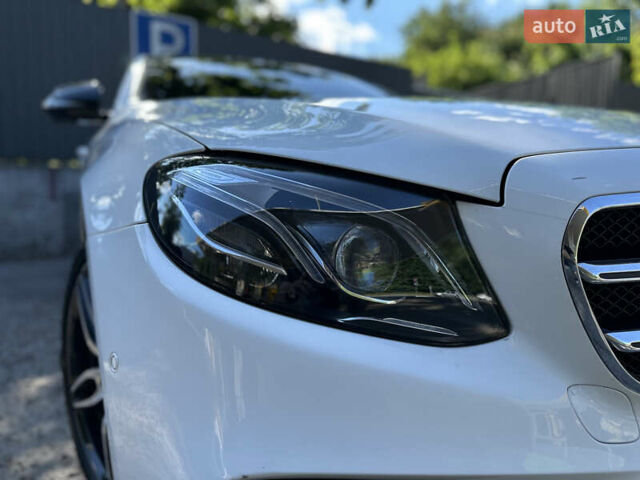 Белый Мерседес Е-Класс, объемом двигателя 1.95 л и пробегом 121 тыс. км за 43500 $, фото 10 на Automoto.ua